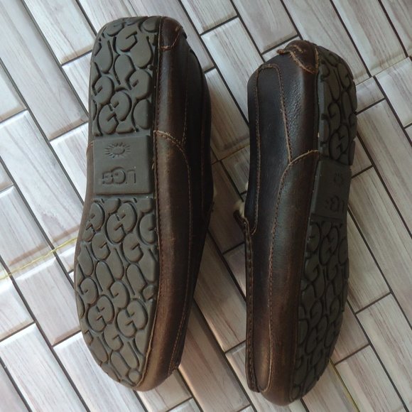 SIZE 11. UGG shearling lined leather slippers/loafers. main image 15